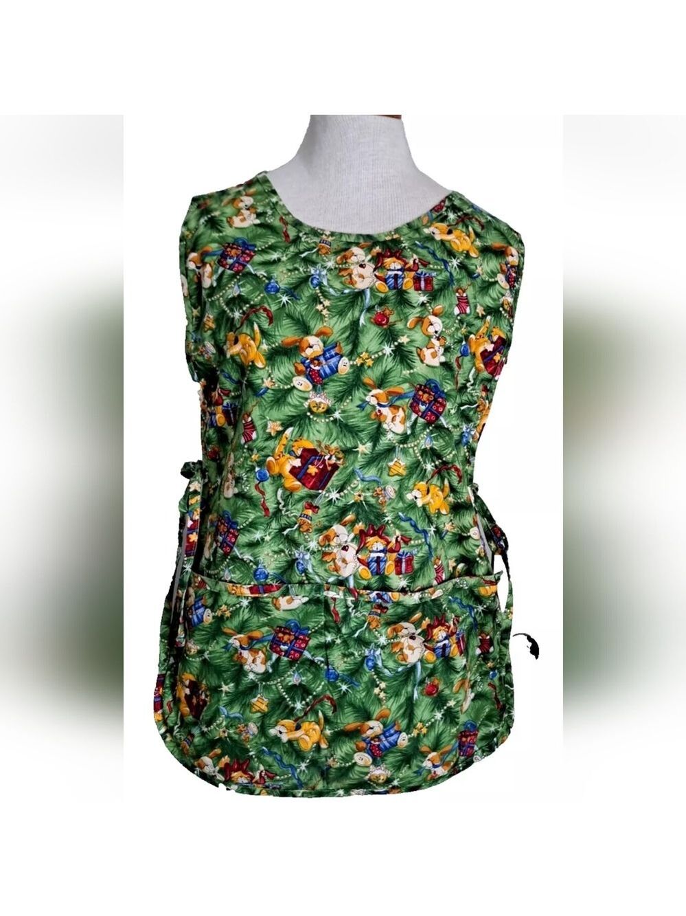 VTG Christmas apron dogs cats Whimsical Holiday fun Back Front tie sides pockets